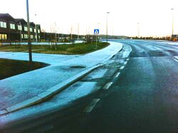 Opphøyet gangfelt og oppsatt skilt ved Bråtejordet skole 22.12.16.