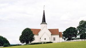 Brøttum kirke.jpg