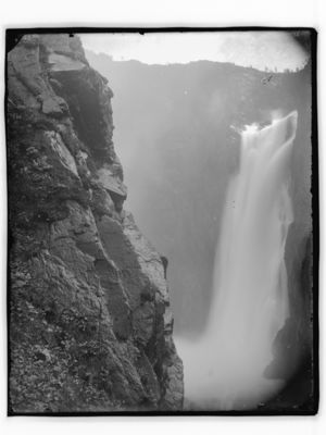 Bred og kraftig foss - NB MS G4 0772.jpg