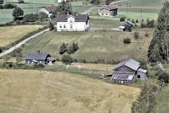 Breenmoen og nordre Tørmoen nye og gamle skole 1962.jpg