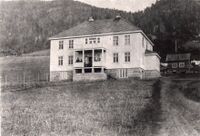Hovudbygningen på Brokke ferdig 1918. Arkitekt Fred Barth. Foto Olav S. Nylid