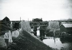 Ved anlegg av dobbeltsporet i 1902 ble det bygget ny bru over Sagelva.