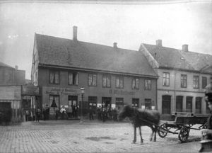 Brugata 24 - Johannes Holmsen.jpg