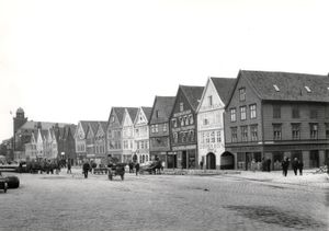 Bryggen , Hordaland - Riksantikvaren-T248 02 0250.jpg