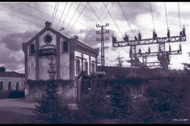 Bryn transformatorstasjon, også omtalt som Bryn fordelerstasjon, Tvetenveien 28, oppført 1903-1906. Foto: Oslo byarkiv (1936).