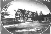 Skolebygningen i 1926.