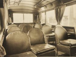 Bussinteriør, eldre.