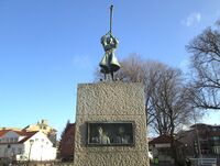 Monument i Busterudparken i Halden. Foto: Stig Rune Pedersen (2013).