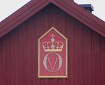Olav Vs monogram på Bygdøy kongsgård. Foto: Stig Rune Pedersen (2013)