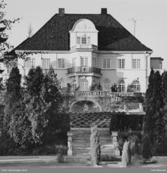 «Villa Fjordheim», Bygdøynesveien 15 (1916) Foto: Arne Gunnarsjaa/Oslo Museum (1982-1983).