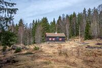 Bysetra i Enebakk var tidligere husmannsplass under Rausjø bruk. I dag brukes den av speiderne på Bøler i Oslo. Foto: Leif-Harald Ruud (2017)