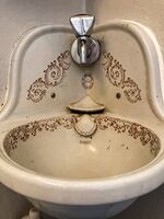 Håndvask levert til Diakonissehuset, levert av C. Blunck i 1894. Foto: Pål Giørtz (2023).