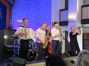 C32693 Mames Babegenush.jpg