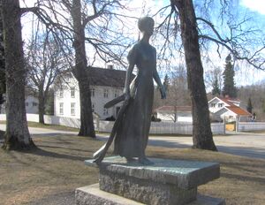 Camilla Collett statue ved Eidsvoll kirke.jpg