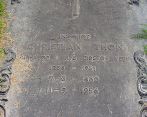 Christian Thon (1880-1956) gravminne Eidsfoss.jpg