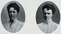 Tv: Margit Johnsen, kontordame; th: Martha Nickelsen, kontordame.