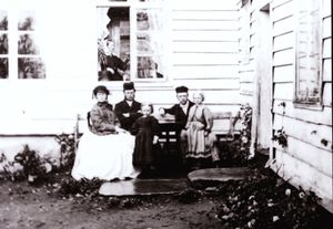 Claus pavels riis med svoger og svigerinne.jpg