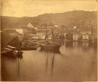 Dette er før endringa av austre del av Cochegarden etter brannen omkring 1890. Ukjent fotograf