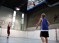 Basket i Combihallen, som brukes av Bjørnegård skole og idrettslagene i området. Foto: AB-leksikon