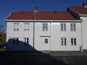 Cort Adelers gate 1 (Larvik).jpg