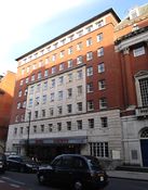 County Hotel i nr. 8-11 Upper Woburn Place i London var et av to sjømennshotell i byen som var eid av den norske eksil-regjeringen under krigen. Foto: Stig Rune Pedersen