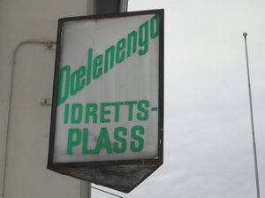 Dælenenga idrettsplass Oslo 2013 skilt.jpg