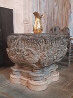 Døpefont, antakelig 1300-tallet. Foto: Therese Foldvik (2019).