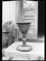 17. Døpefont fra Veum Kirke. Nu på Gaastjønn - no-nb digifoto 20150225 00048 NB MIT FNR 10946 A.jpg