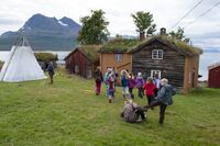 Fra skolebesøk på Perspektivet Straumen gård. Foto: Mari Hildung/Perspektivet Museum