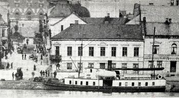 Dampskipet D/S Pallas som i 1867 ble levert til Christiania-Oslo Dampskibsselskab. Her som D/S Hitterdal i Skien. FRa 1867 seilte hun ruter både på Bunnefjorden, Nesodden og "Askerlandet" ut til Drøbak. I 1876ble hun solgt til Skien. (Fotograf ukjent)