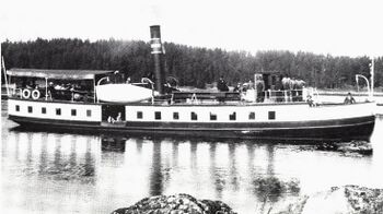 Dampbåten D/S Vesta, bygget ved Akers mek. verksted i 1866 for Akers Mek verksteds egen regning i 1869. Solgt til Askerlandet I/S i 1869 og til Christiania-Oslo Dampskibsselskab i 1871. Hun seilte mest på "Askerlandet" og Vestfjorden.(Fotograf ukjent)