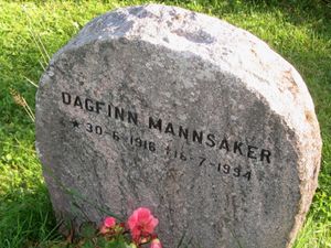 Dagfinn Mannsåker gravminne.jpg