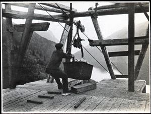 Dalen Gruber, transport av molybden.jpg