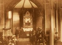 Bilde er frå Dalsjord kyrkje som var bygd i 1910. Dette er frå fyrste konfirmasjonen i 1911.