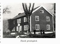 Davik prestegard i Davik, Bremanger. Hanche (1930): Norges kirke og presteskap ved 900-årsjubileet.