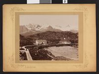 211. Den gamle kirke og prestegård, Kabelvåg, Lofoten - no-nb digifoto 20140307 00031 bldsa fFA00085.jpg