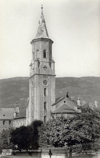 Den katolske kirken , Hordaland - Riksantikvaren-T248 01 0598.jpg