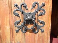 Detalj av hovedportalen.