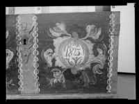 406. Detalj av kiste, historisk museum, Bergen - no-nb digifoto 20150218 00146 NB MIT FNR 17282.jpg