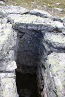 Detalj frå mura grop i Gravdalen, Vågå