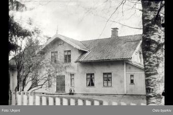 Dikemark gård våningshus.jpg