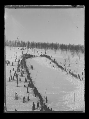Hoppbakke i Doktordalen