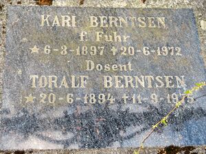 Dosent Toralf Berntsen grav.JPG