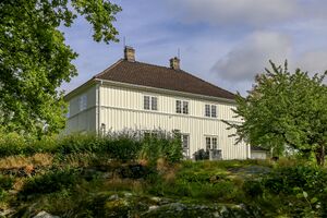 Drøbak prestegård 02 220827.jpg