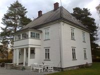 Dr. Sopps hus på Kapp på Østre Toten er tegnet av Sinding-Larsen. Foto: Trond Nygård