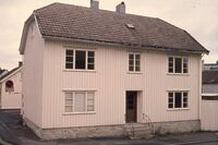 Fasade mot Prinsens gate ved overtakelse i 1974. Foto: Finn Egil Johannessen (1974).