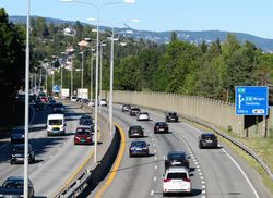 E18 sett i nordlig retning, like før avkjøringen til Sandvika. Foto: Stig Rune Pedersen (2020)