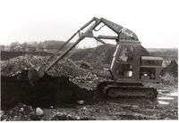 Arbeid på motorveien E6 med fransk Yumbo helhydraulisk gravemaskin.