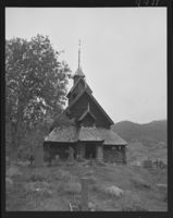 Eidsborg stavkirke ca. 1951. Foto: Ukjent/Nasjonalbiblioteket