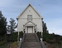 Eidsfoss kirke, inngangsparti. Foto: Stig Rune Pedersen
